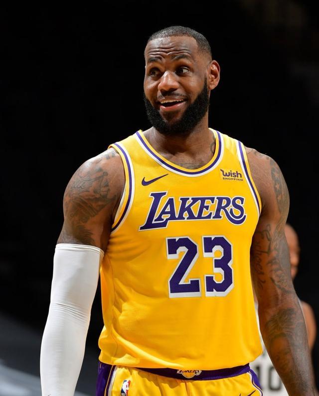 德州扑克-新赛季首期MVP榜：詹皇东契奇领跑 库里进前五